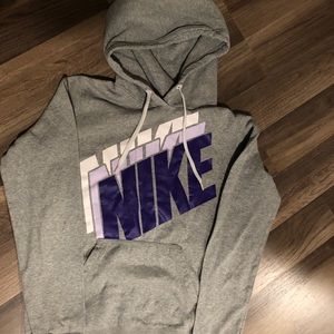 Nike sweater great for the cold